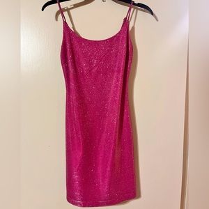Sparkly pink body con prom/homecoming dress